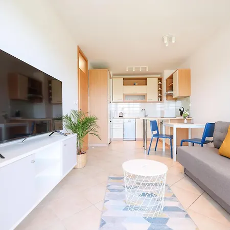 My Place זאדאר